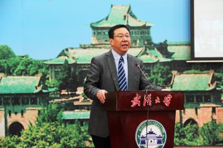 谈球吧官网