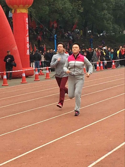 谈球吧官网