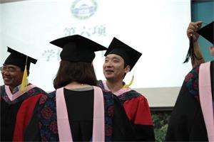 谈球吧官网