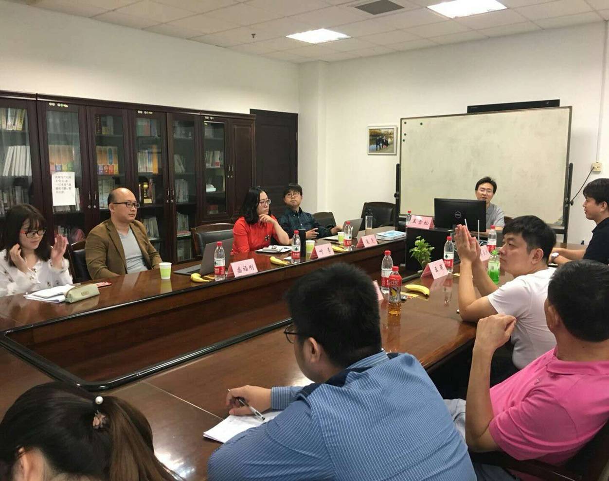 谈球吧官网