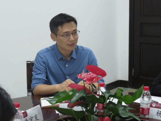 谈球吧官网