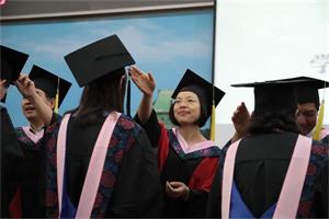 谈球吧官网
