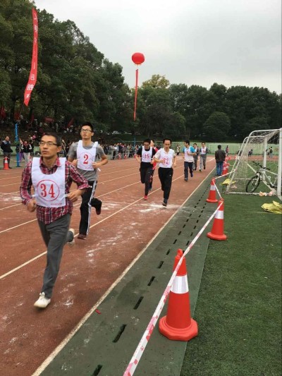 谈球吧官网