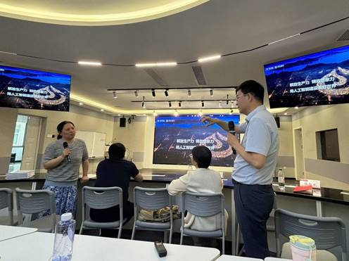 谈球吧官网