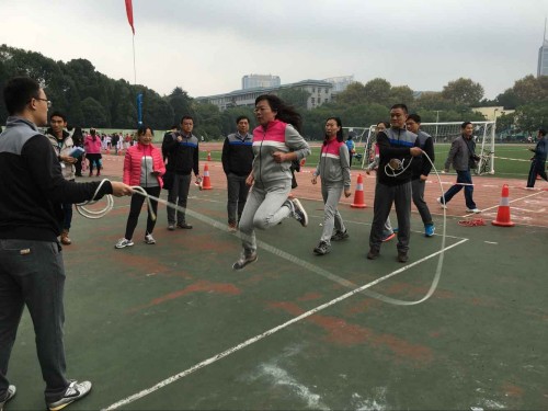 谈球吧官网