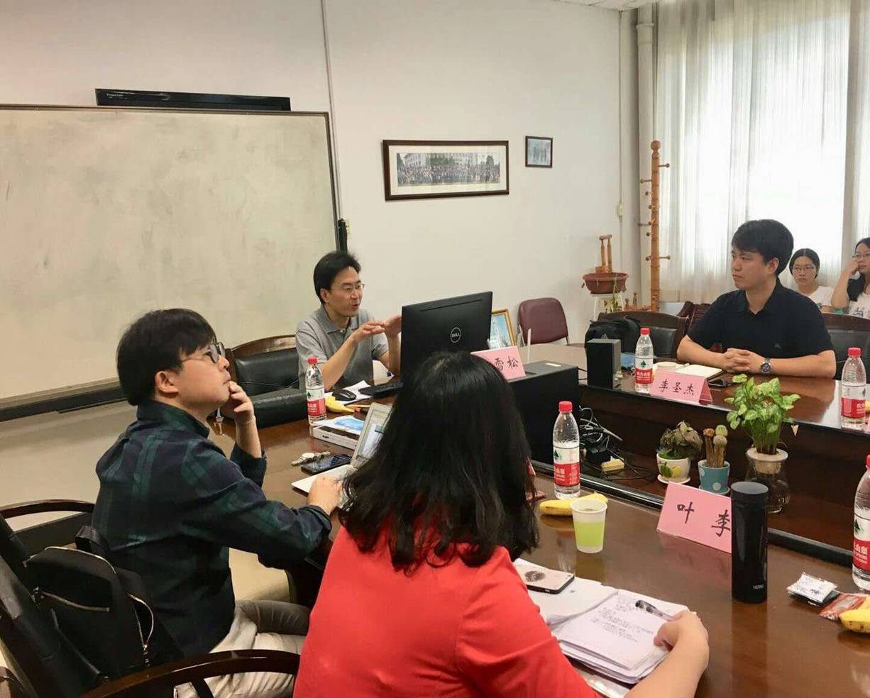 谈球吧官网