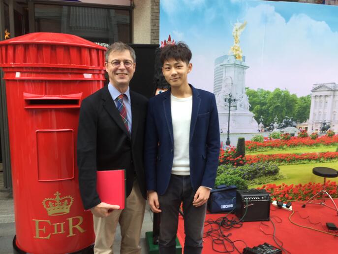 谈球吧官网