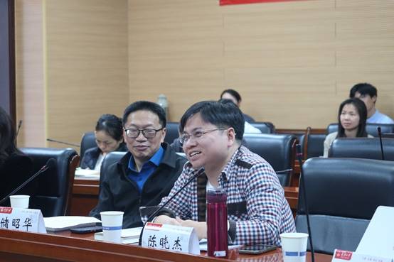 谈球吧官网