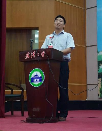 谈球吧官网