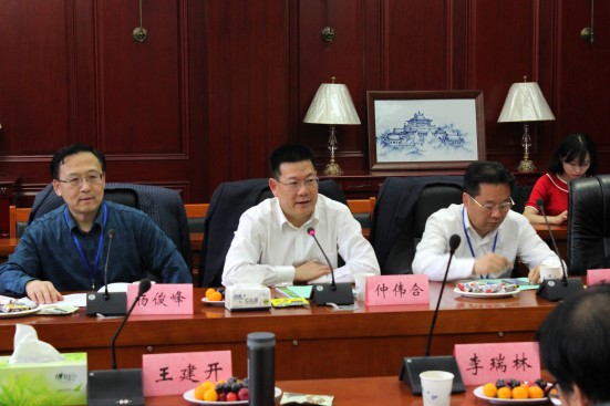 谈球吧官网
