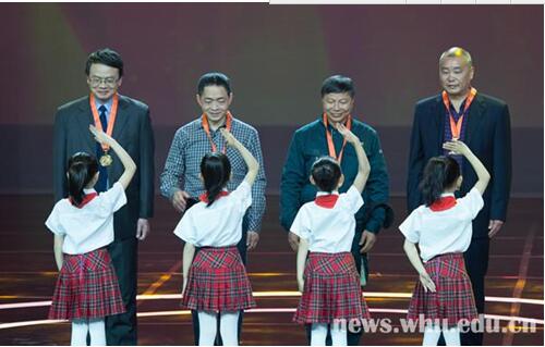 谈球吧官网
