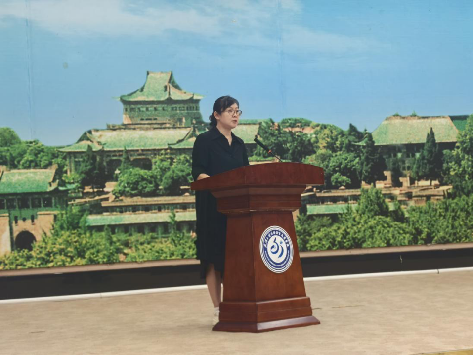 谈球吧官网
