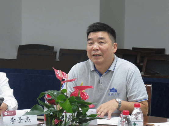 谈球吧官网