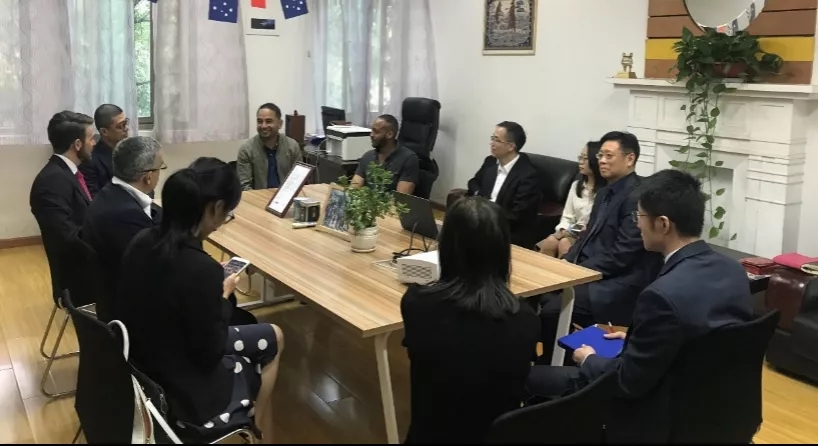 谈球吧官网