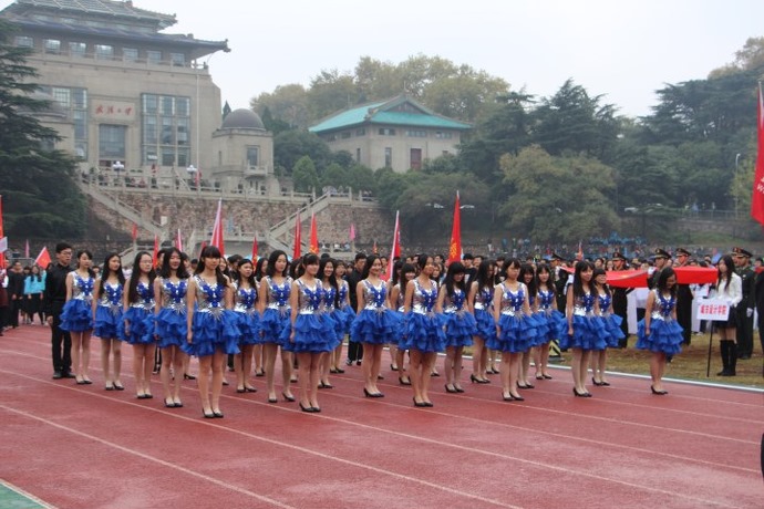 谈球吧官网