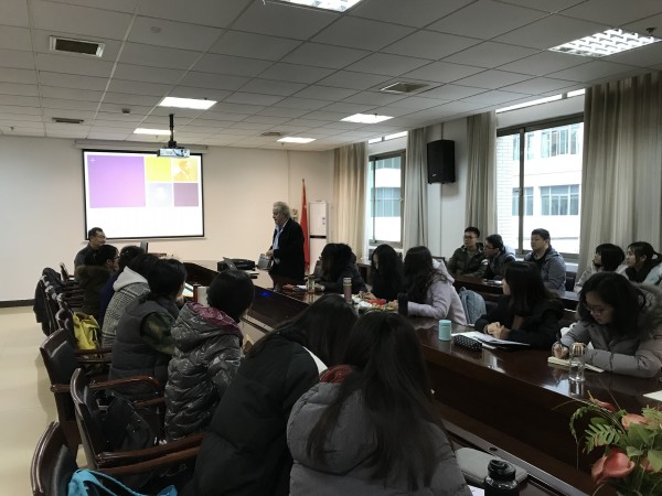 谈球吧官网